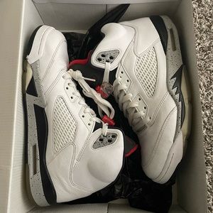 Air Jordan 5 (White cement)
